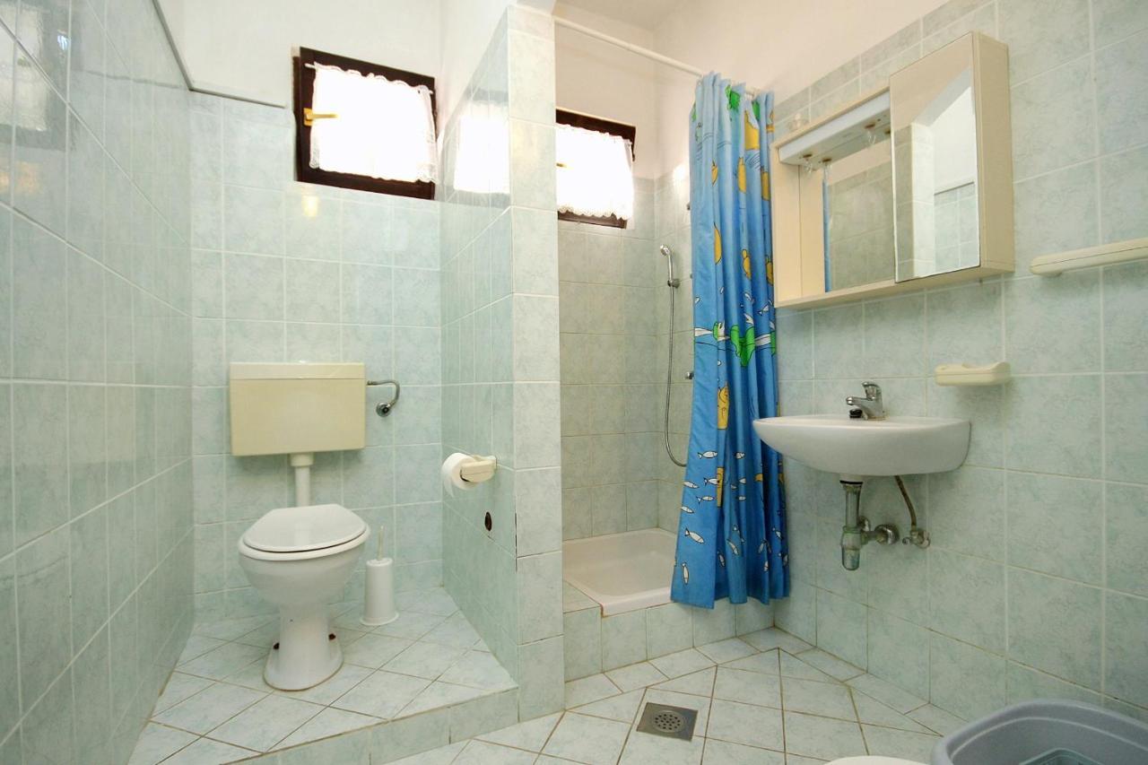 Family Friendly Seaside Apartments Vlasici, Pag - 4319 Luaran gambar