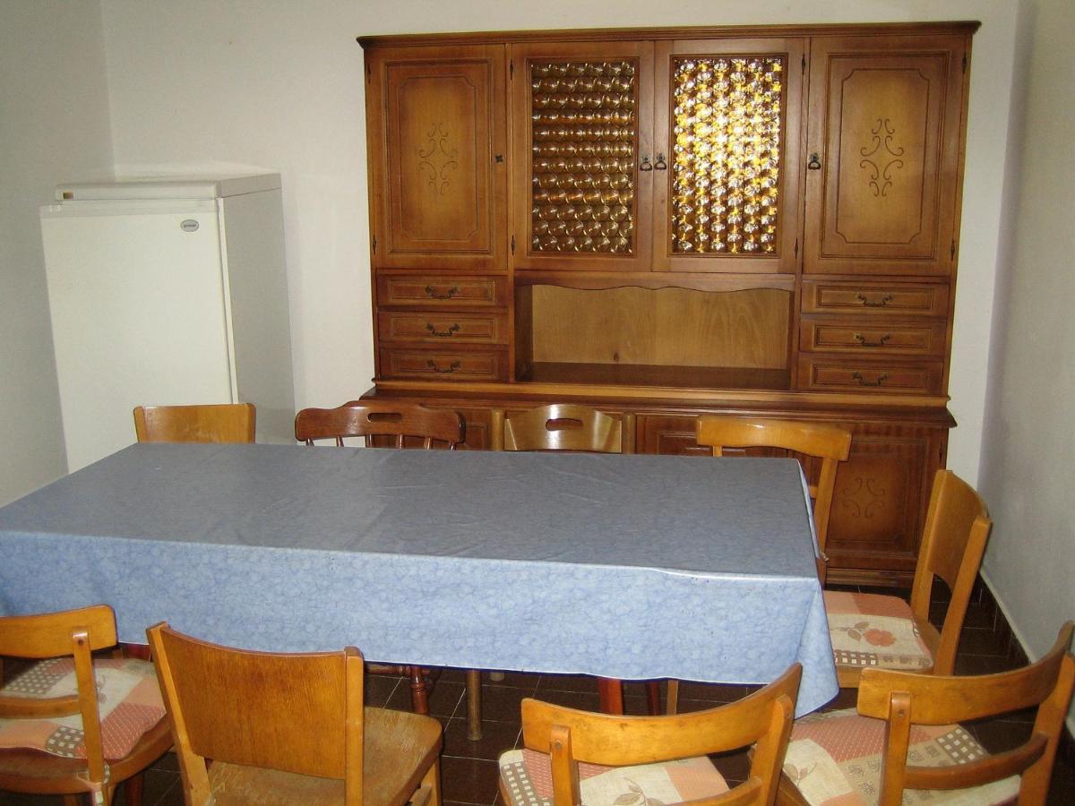 Family Friendly Seaside Apartments Vlasici, Pag - 4319 Luaran gambar