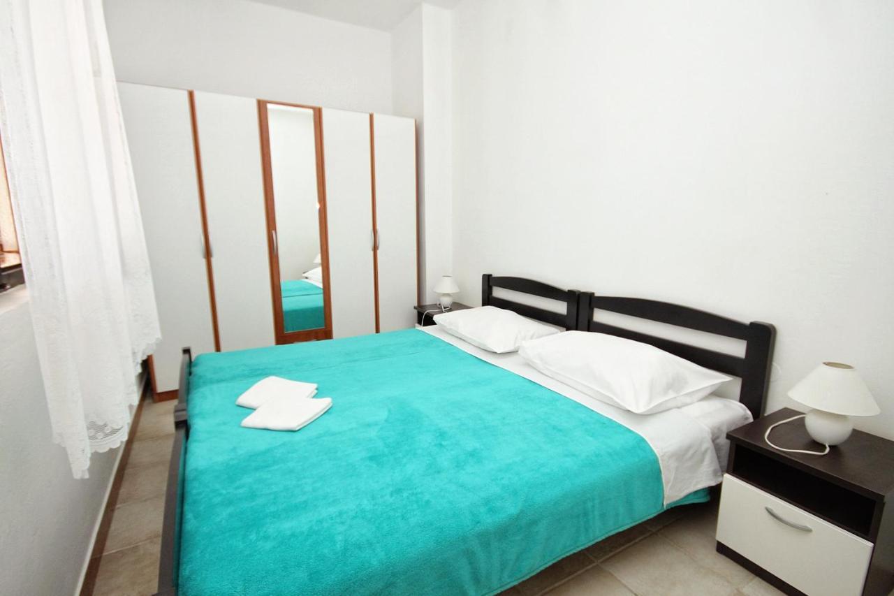 Family Friendly Seaside Apartments Vlasici, Pag - 4319 Luaran gambar
