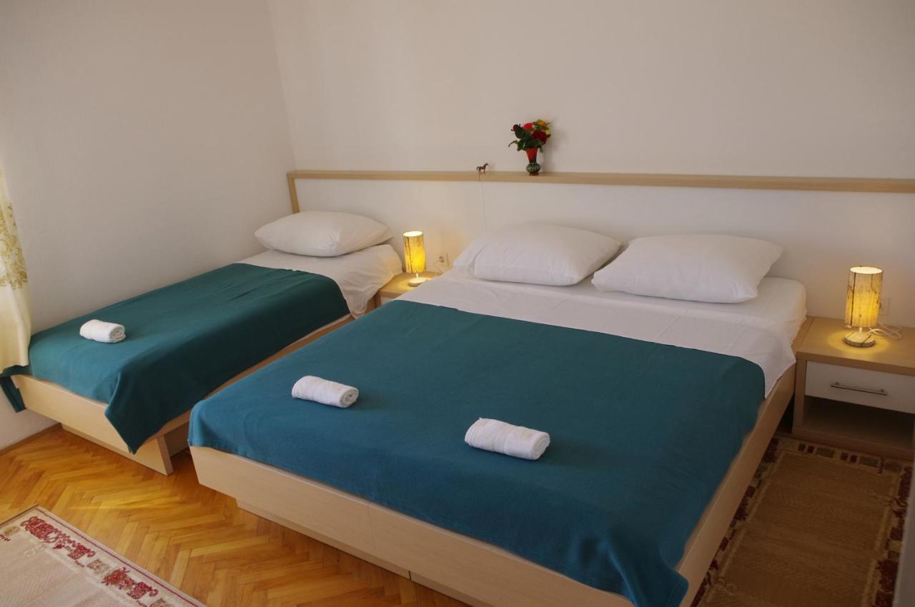 Family Friendly Seaside Apartments Vlasici, Pag - 4319 Luaran gambar