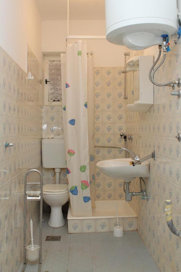 Family Friendly Seaside Apartments Vlasici, Pag - 4319 Luaran gambar